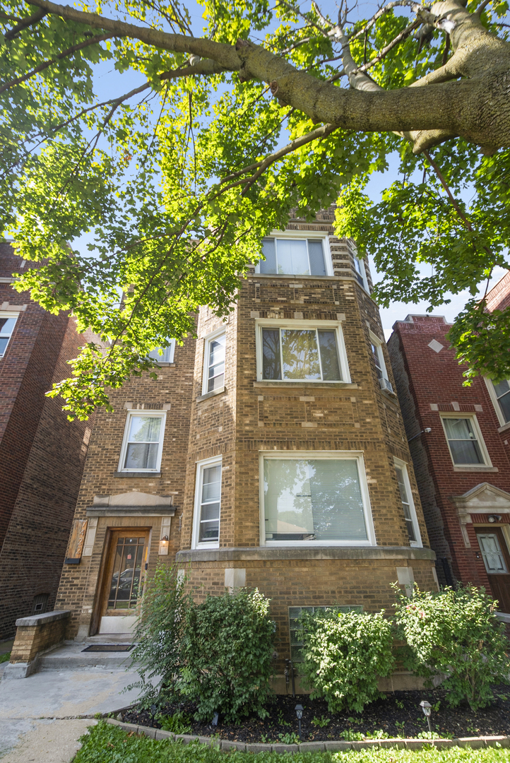 7422 S Bennett Avenue #2, Chicago, IL 60649