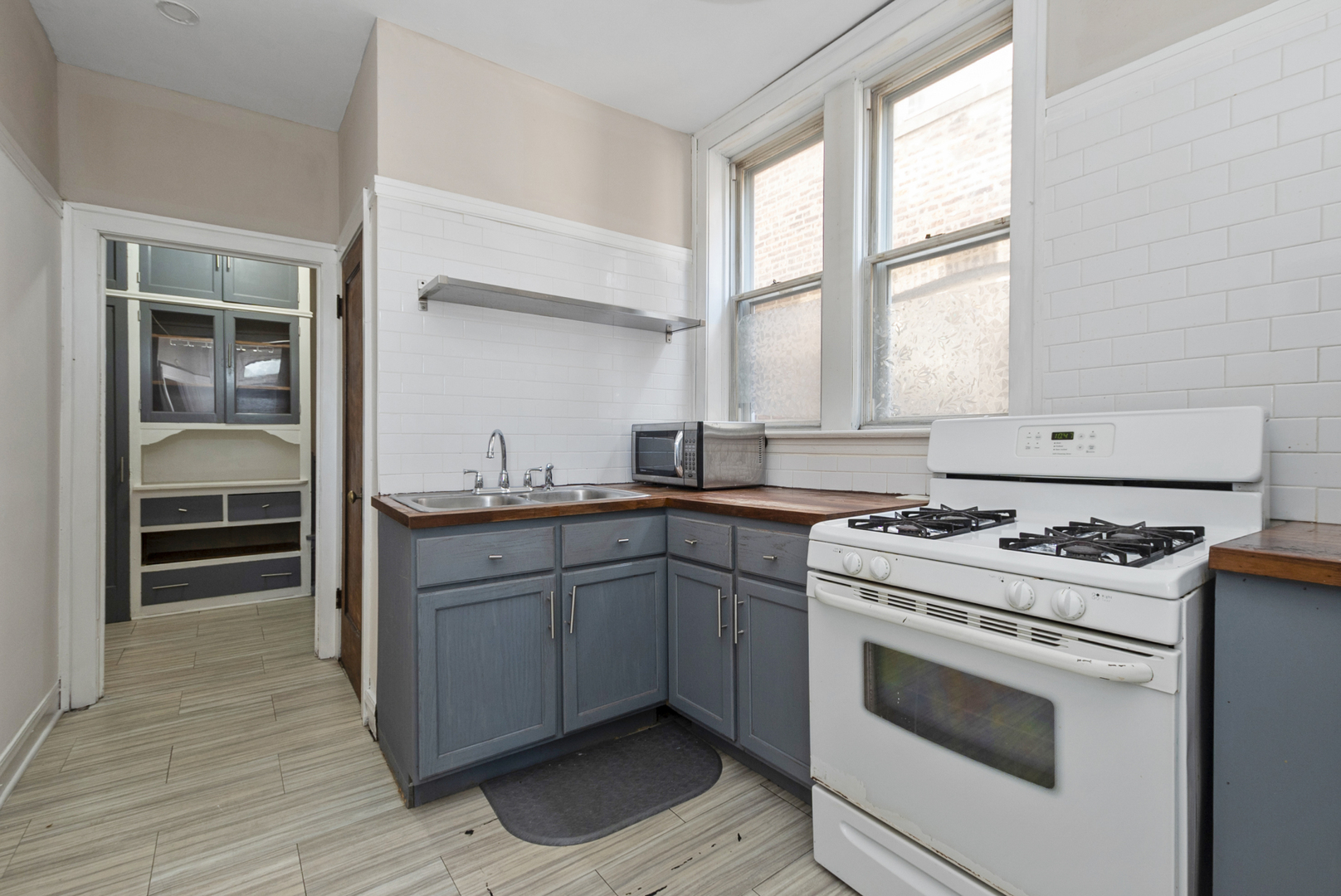 7422 S Bennett Avenue #2, Chicago, IL 60649