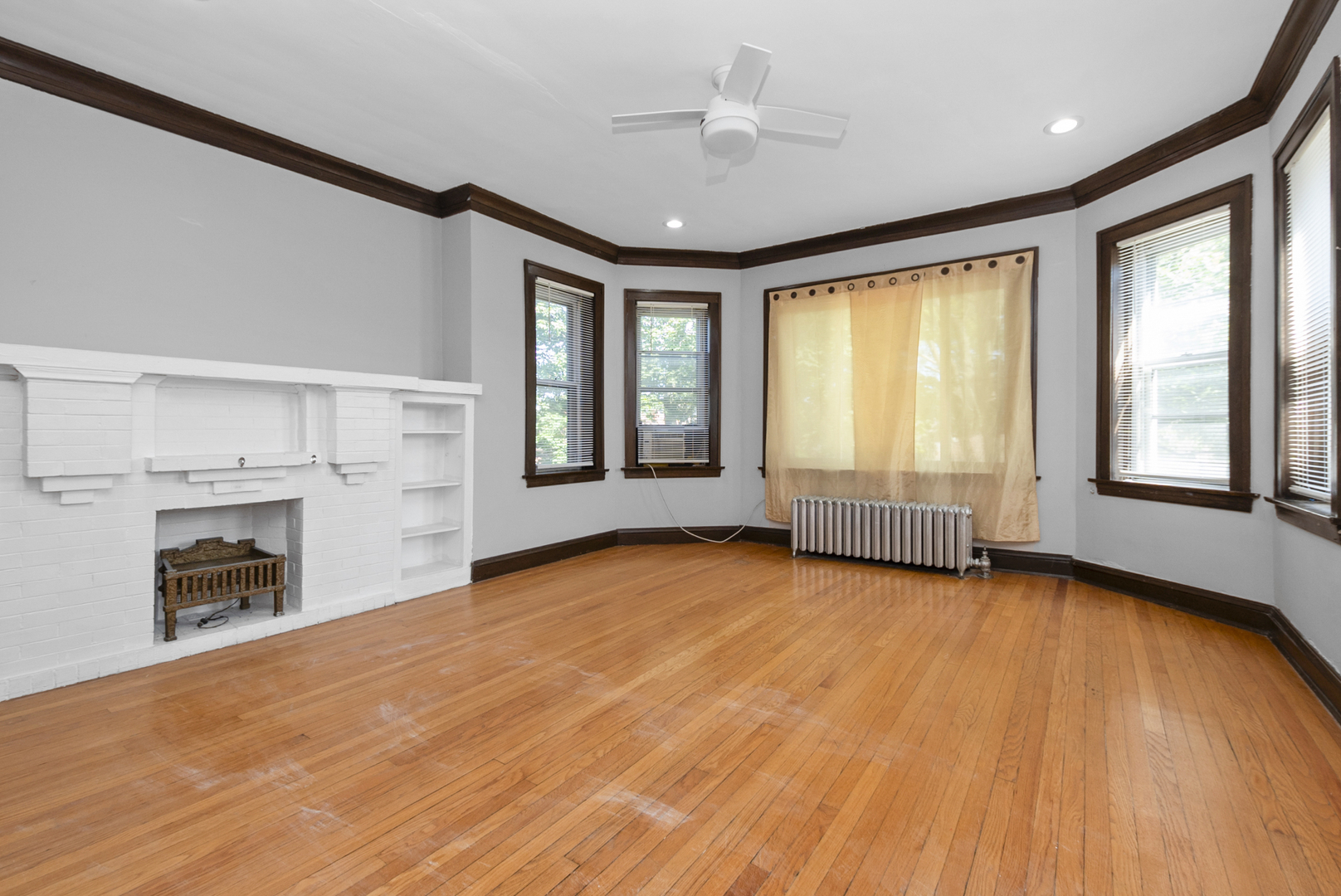 7422 S Bennett Avenue #2, Chicago, IL 60649