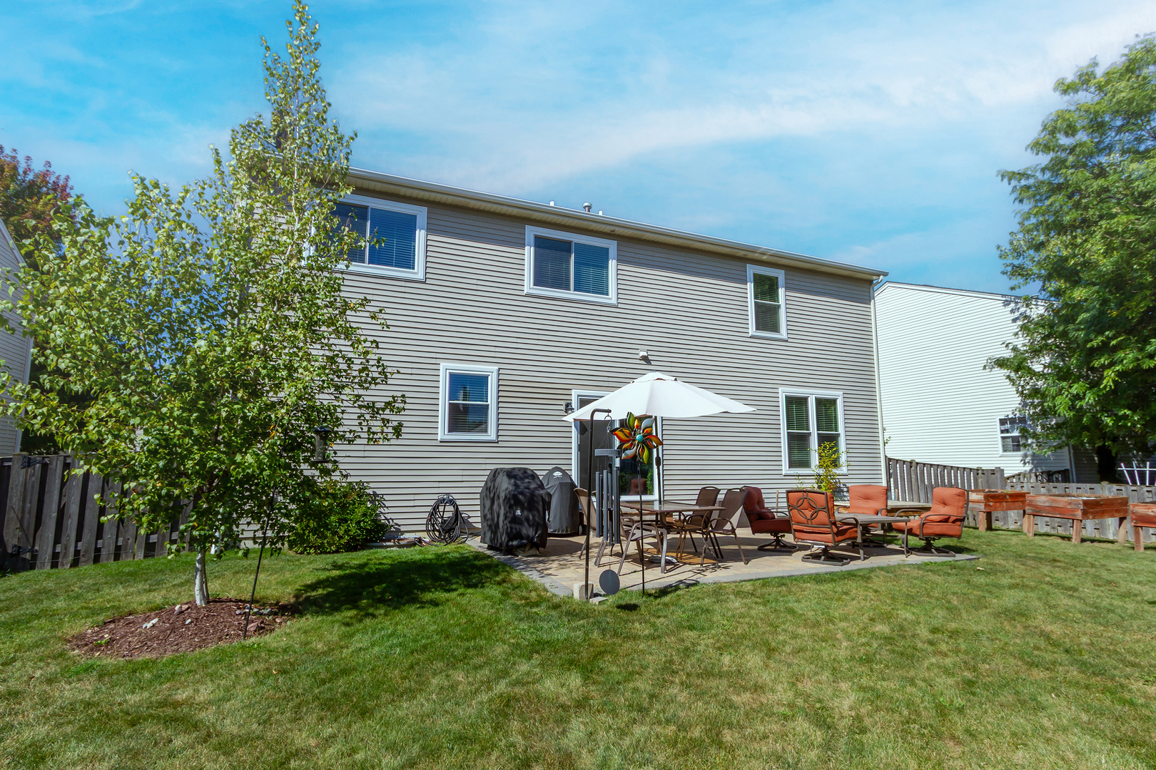 125 Augusta Drive, Gilberts, IL 60136