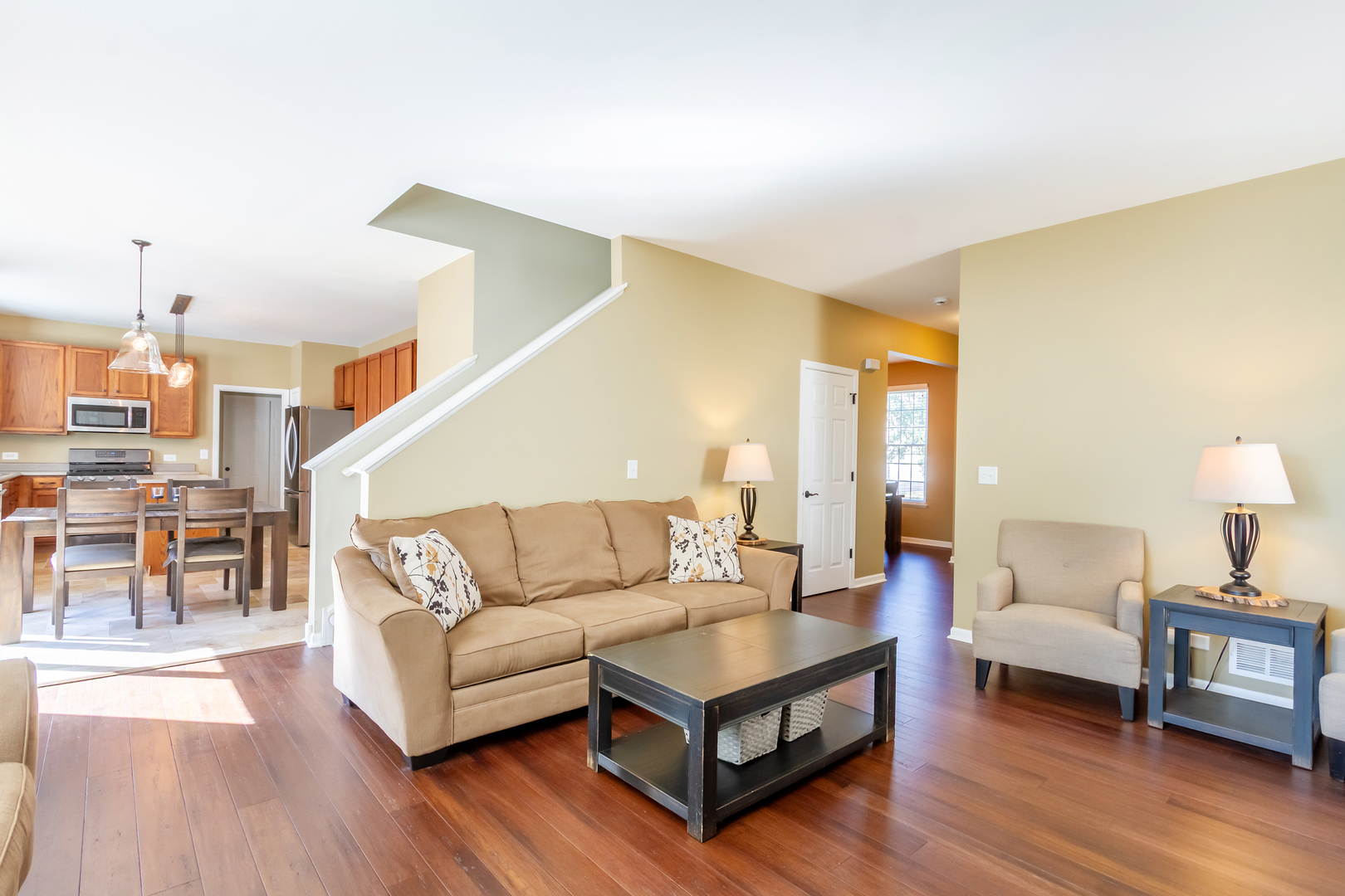 125 Augusta Drive, Gilberts, IL 60136