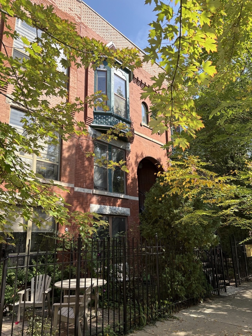 2138 W Ohio Street #3, Chicago, IL 60612