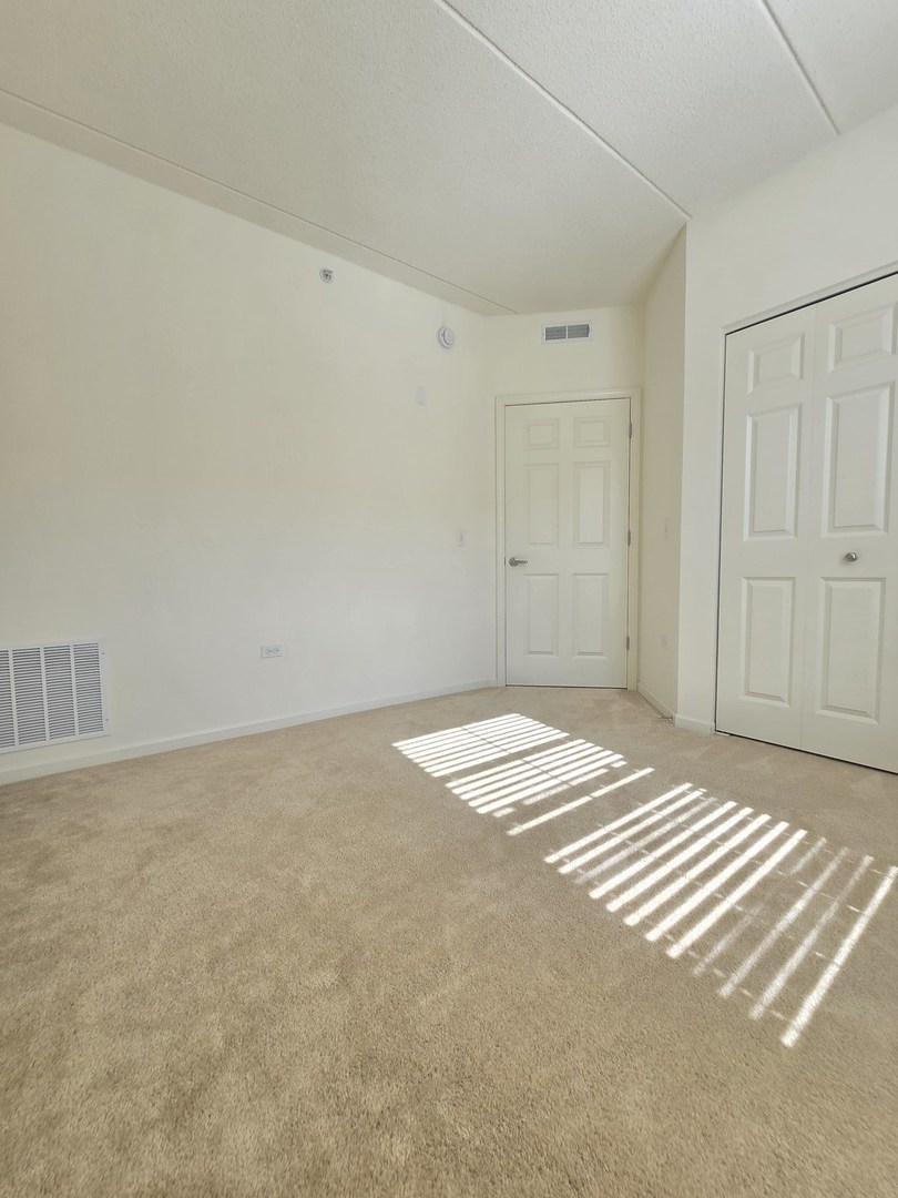 656 Pearson Street #505C, Des Plaines, IL 60016