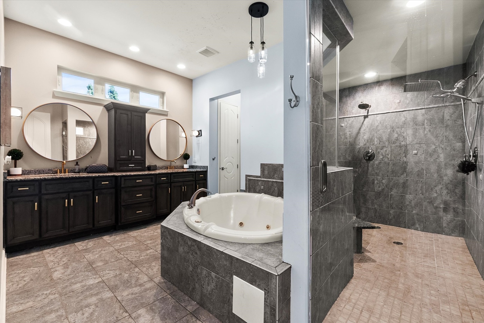 215 Slalom Court, Minooka, IL 60447