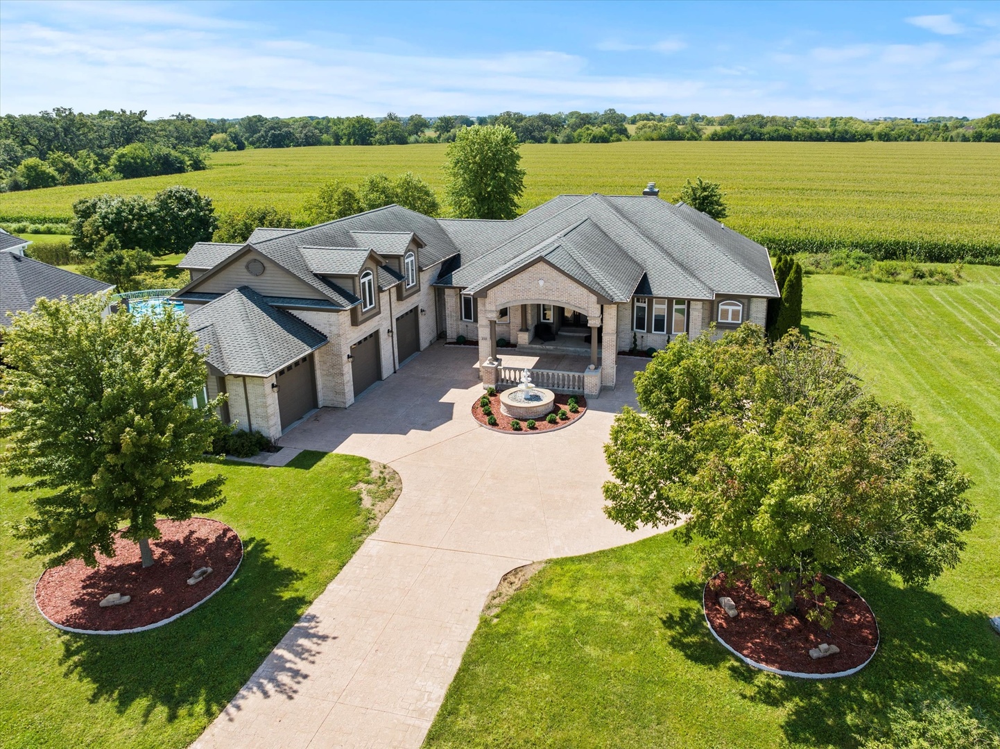 215 Slalom Court, Minooka, IL 60447