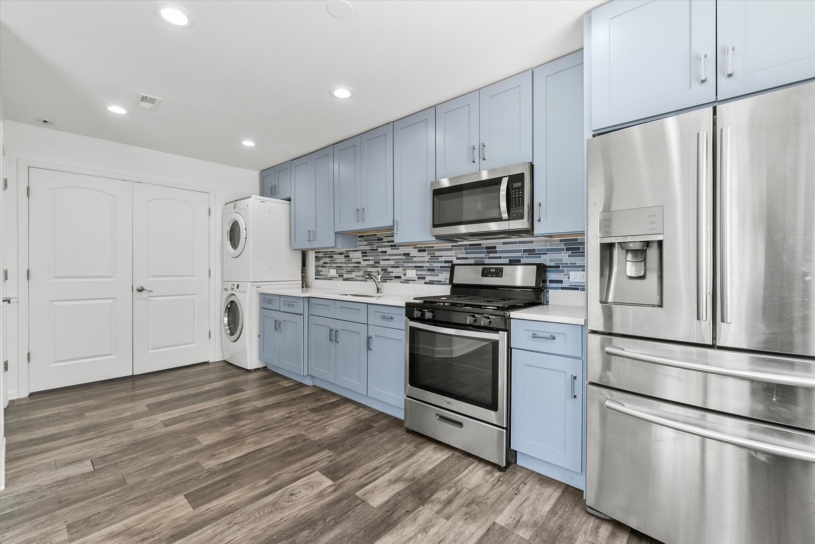 215 Slalom Court, Minooka, IL 60447