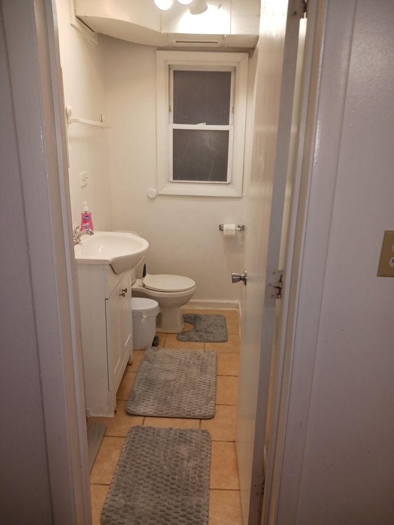 7748 Newland Avenue, Burbank, IL 60459