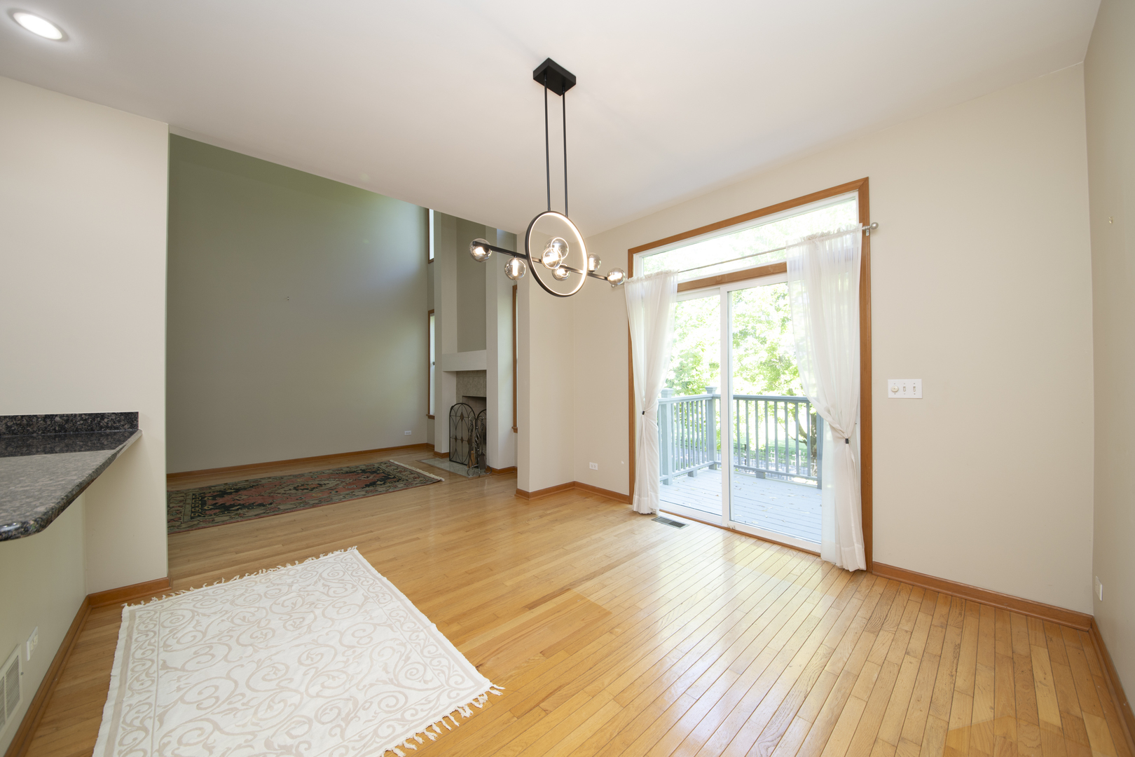 153 Fulbright Lane, Schaumburg, IL 60194