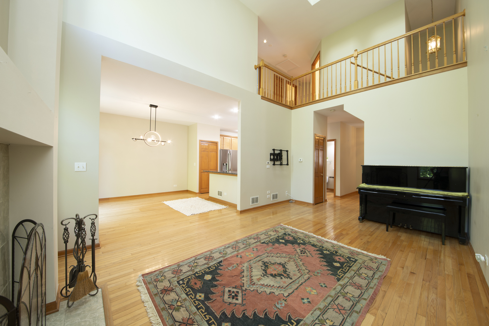 153 Fulbright Lane, Schaumburg, IL 60194