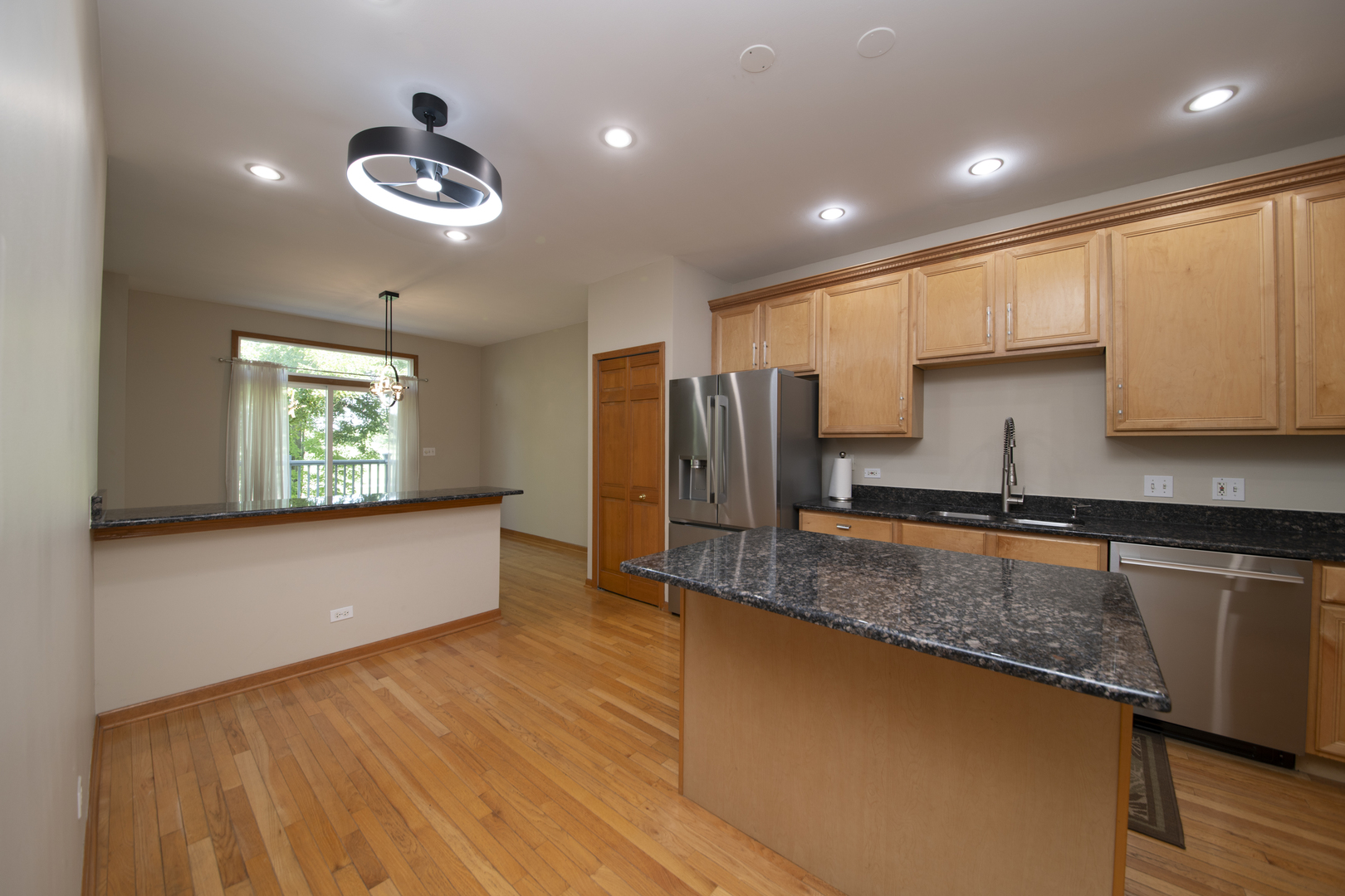 153 Fulbright Lane, Schaumburg, IL 60194