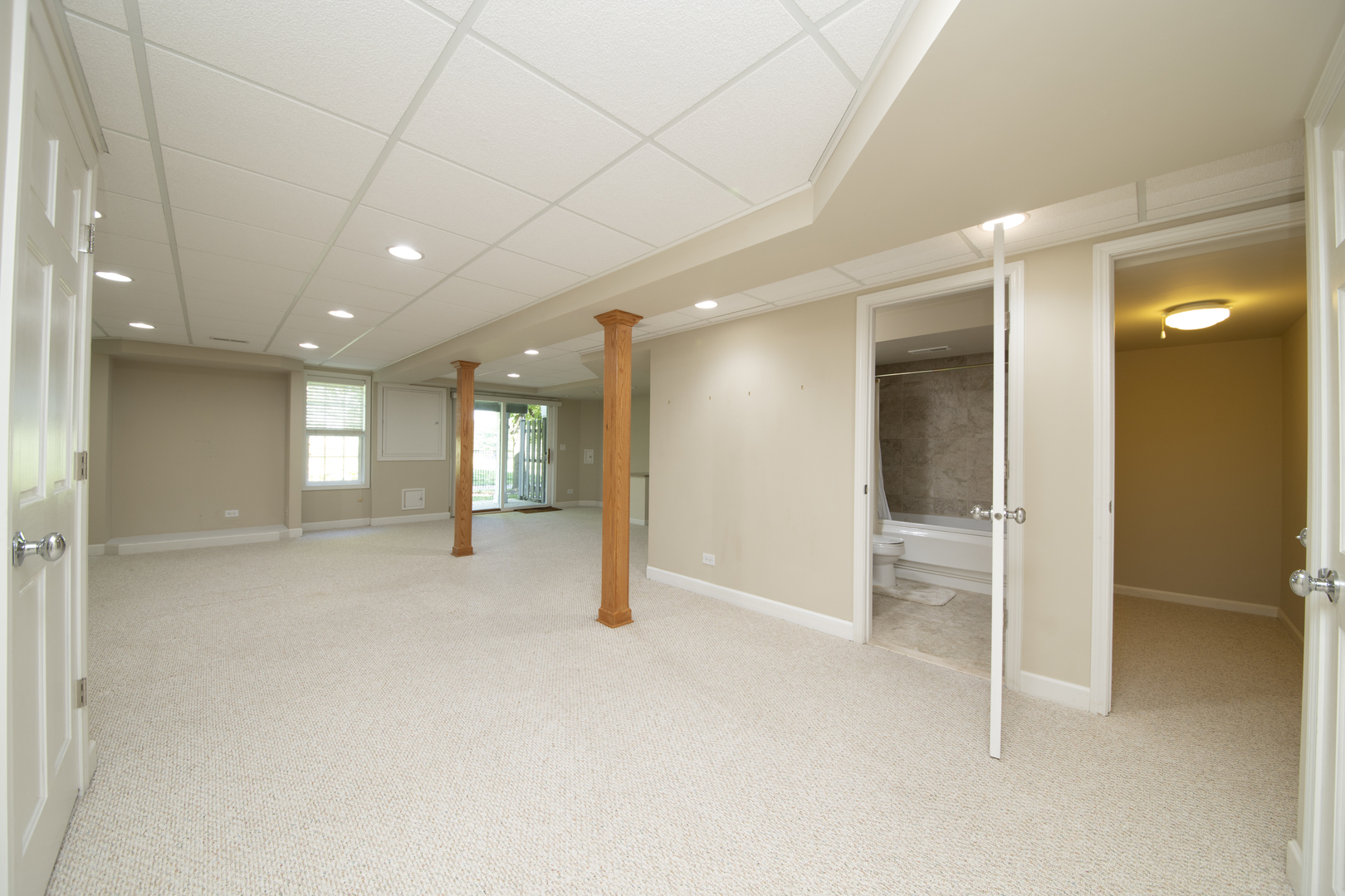 153 Fulbright Lane, Schaumburg, IL 60194