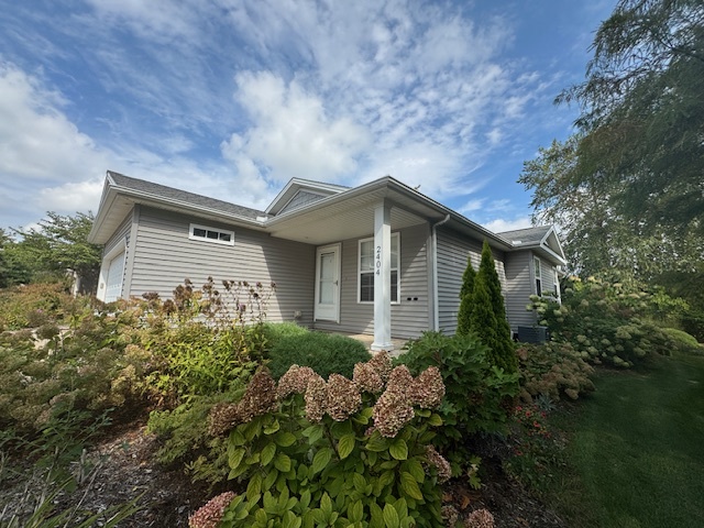 2404 Treeline Drive, Bloomington, IL 61704