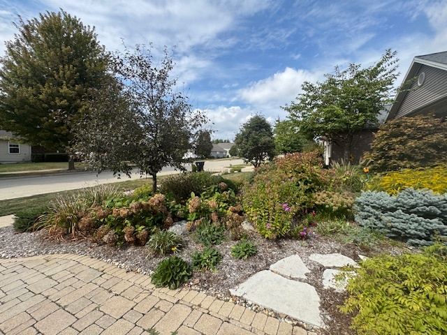 2404 Treeline Drive, Bloomington, IL 61704