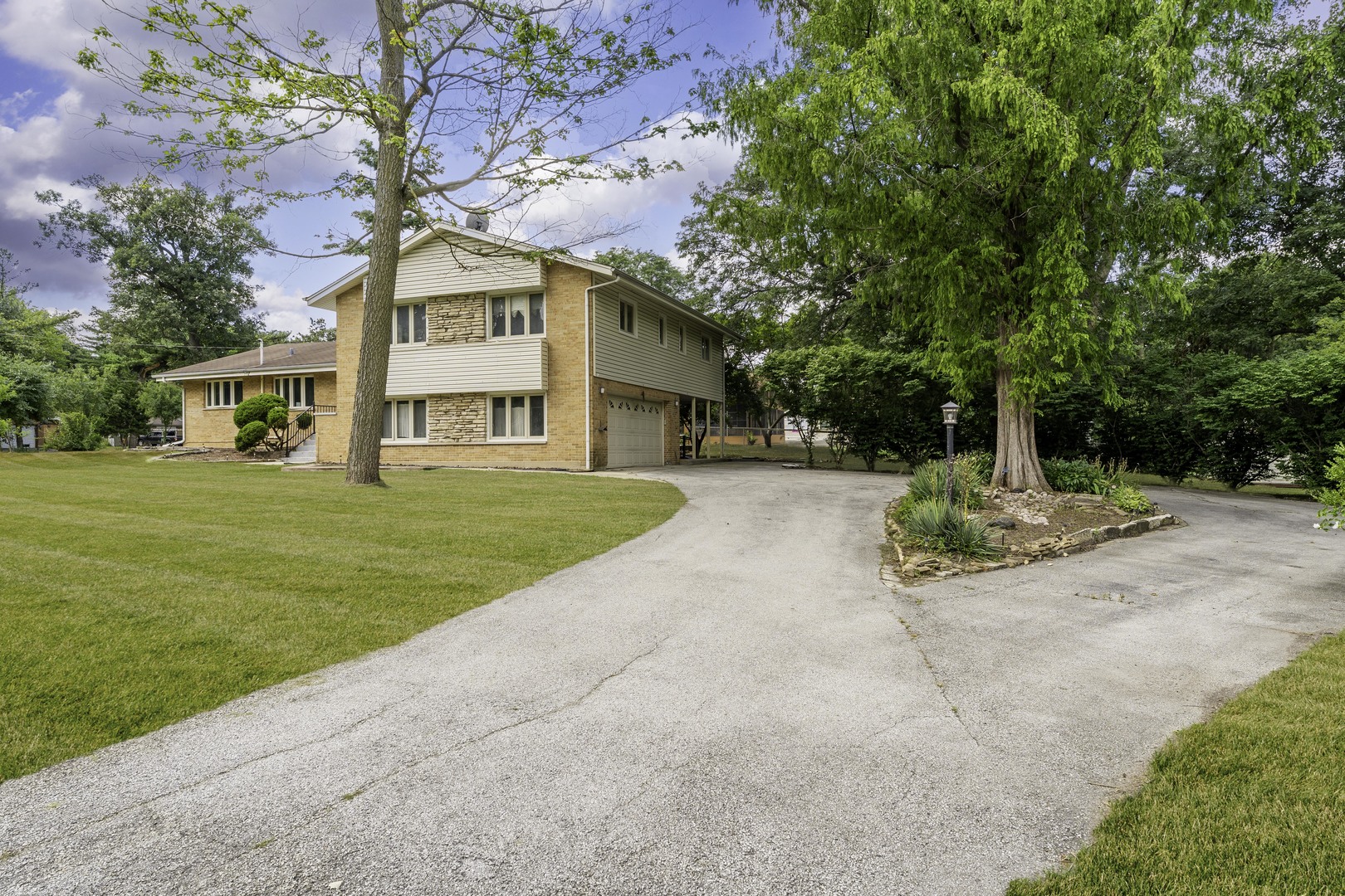 4N300 Briar Lane, Bensenville, IL 60106