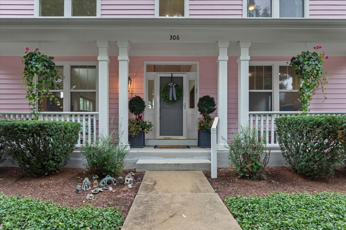 306 Lasalle Street, Vernon Hills, IL 60061