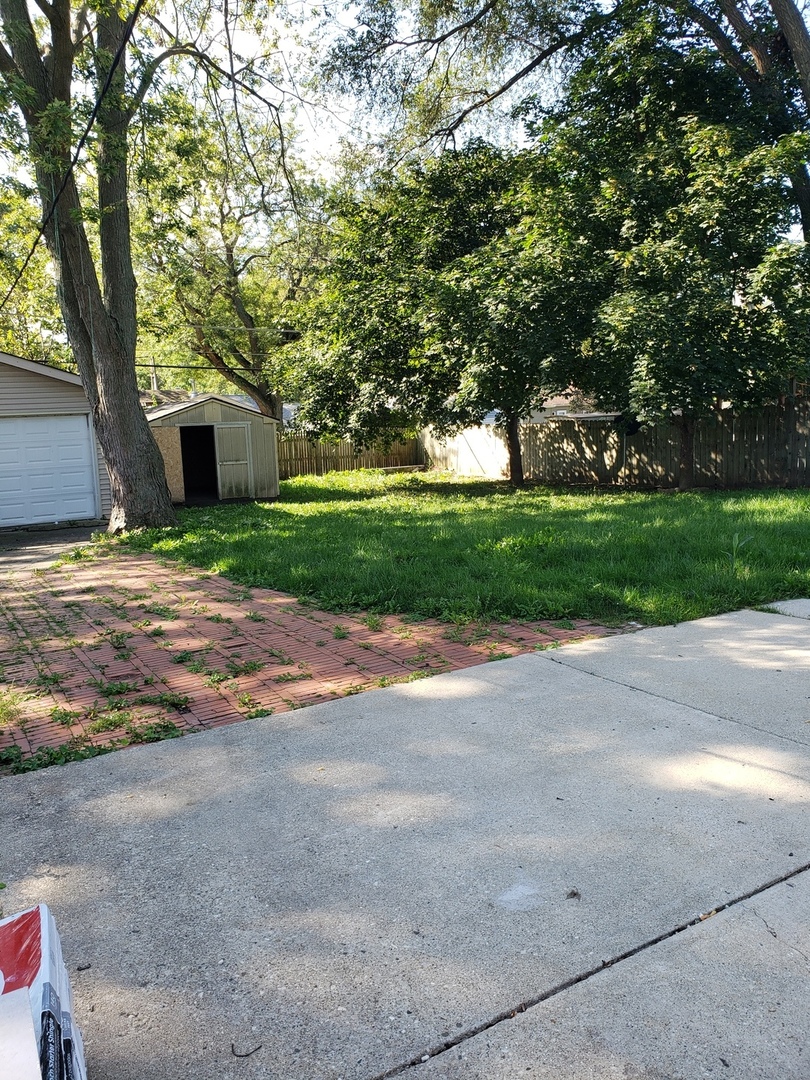 433 E High Street, Mundelein, IL 60060