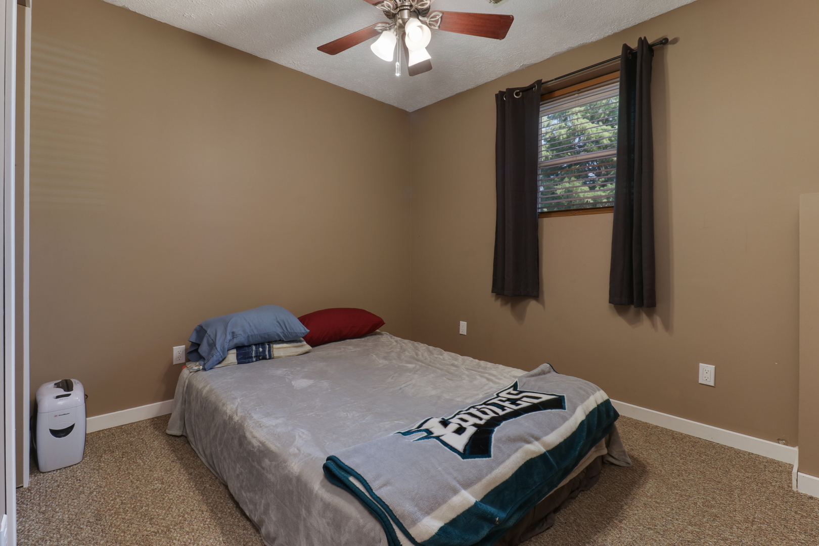 702 Arrowhead Lane, Heyworth, IL 61745