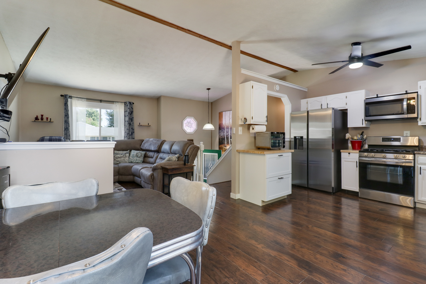 702 Arrowhead Lane, Heyworth, IL 61745