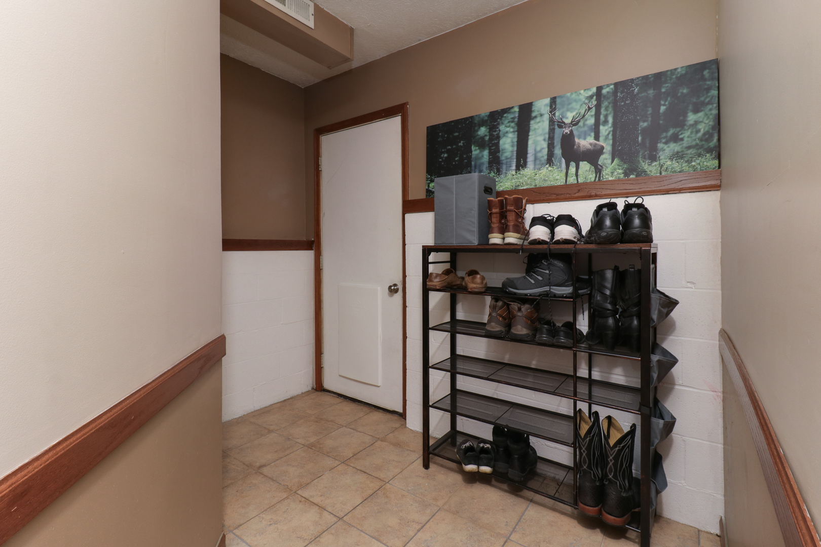 702 Arrowhead Lane, Heyworth, IL 61745