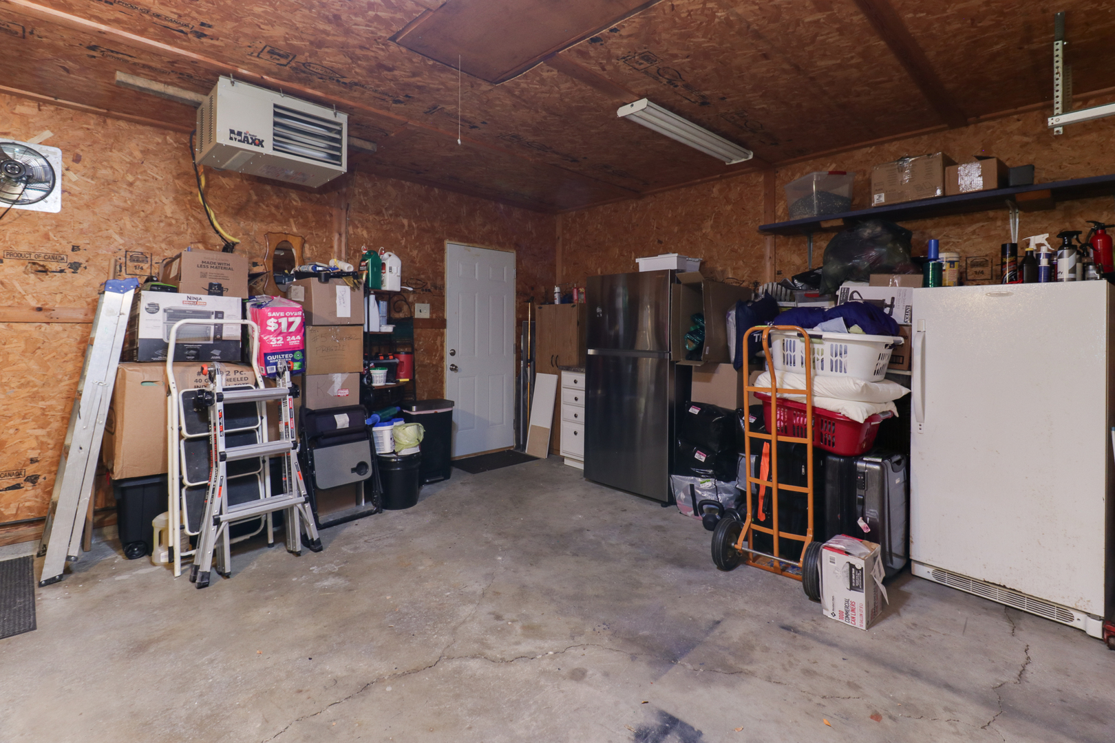 702 Arrowhead Lane, Heyworth, IL 61745