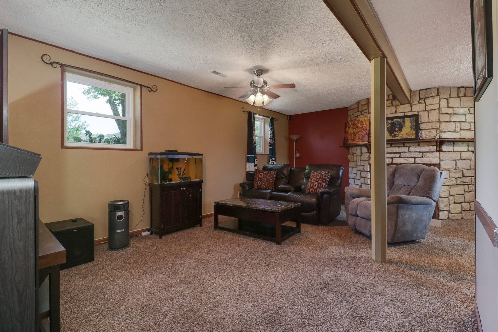 702 Arrowhead Lane, Heyworth, IL 61745