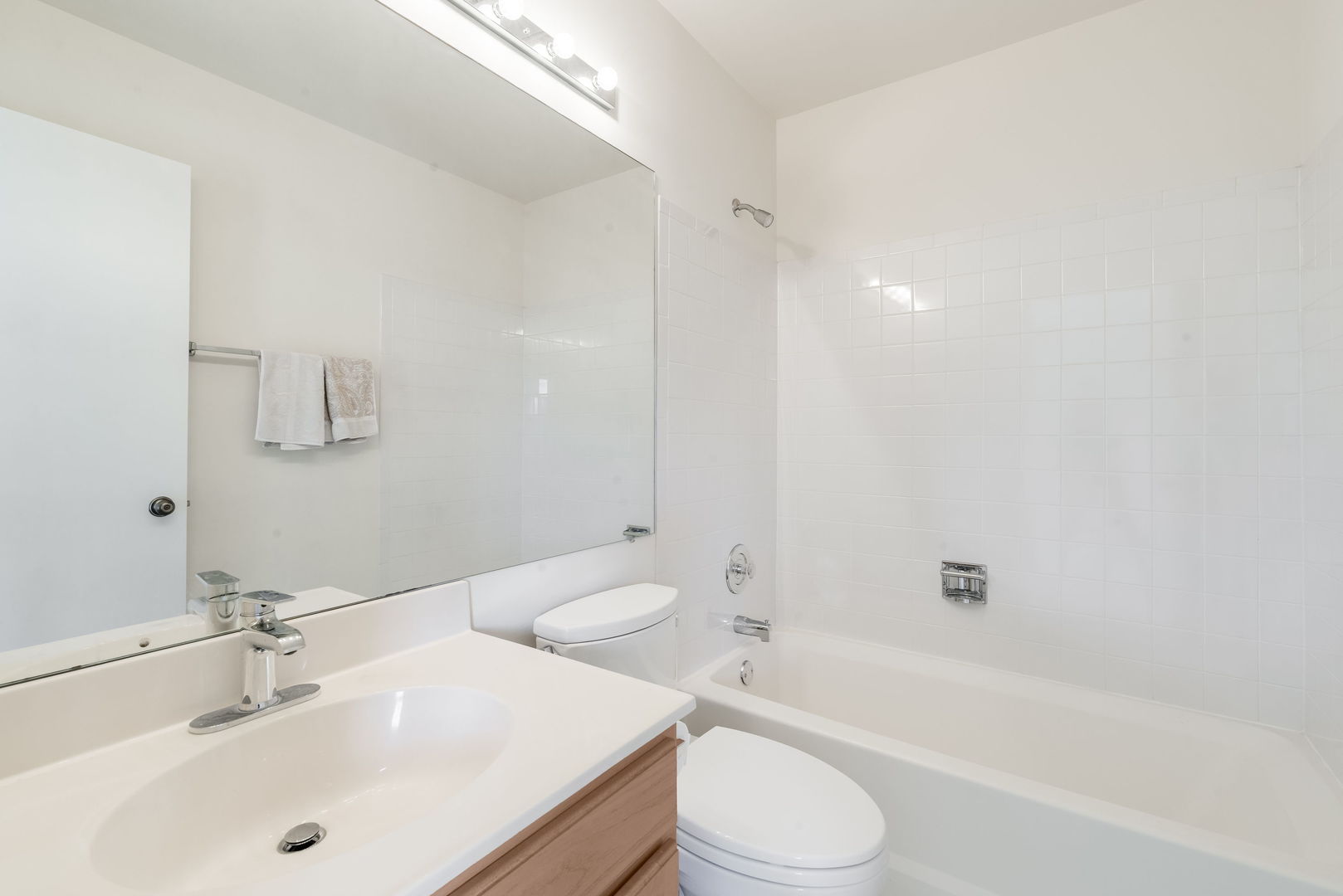 1285 Cranbrook Drive, Schaumburg, IL 60193