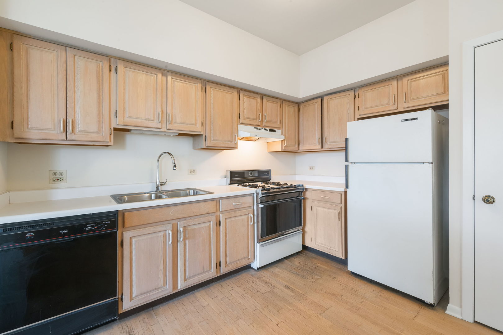 1285 Cranbrook Drive, Schaumburg, IL 60193