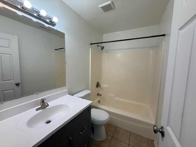 990 Manchester Court #4, South Elgin, IL 60177