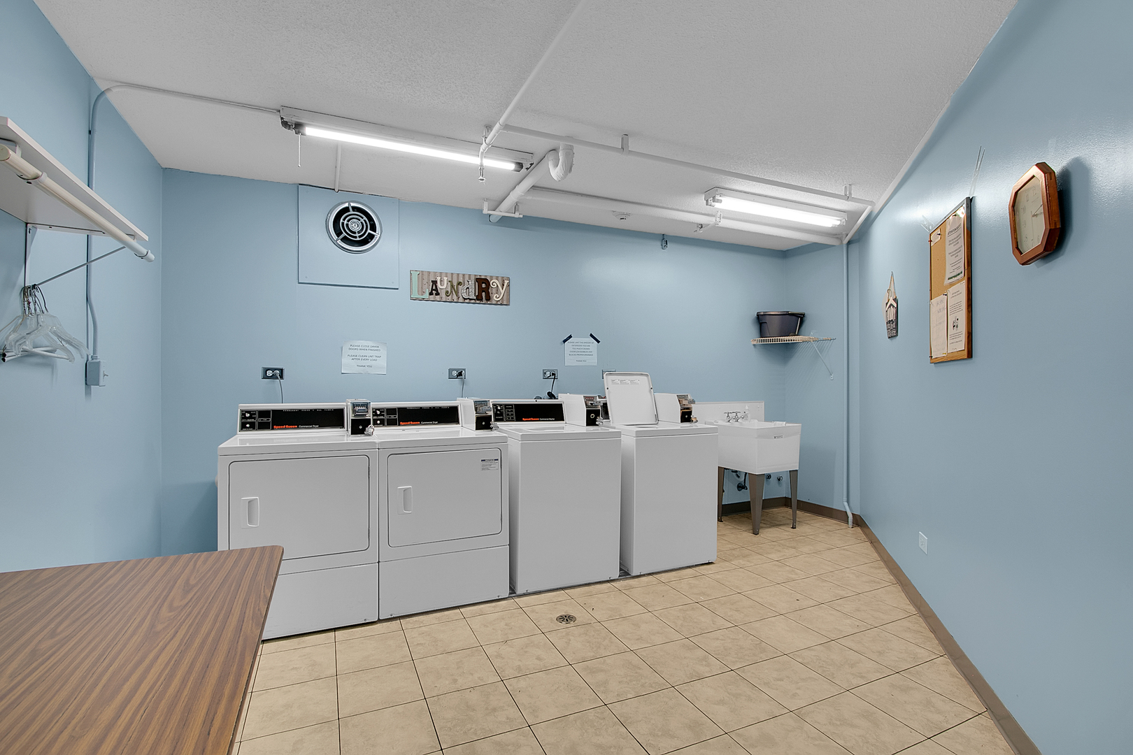 907 S Williams Street #206, Westmont, IL 60559