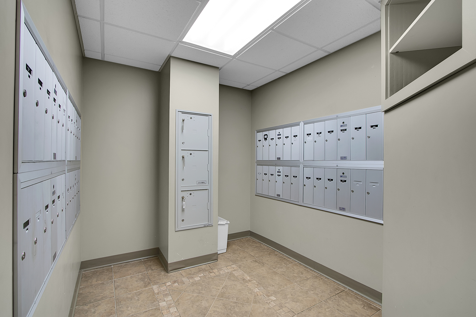 907 S Williams Street #206, Westmont, IL 60559
