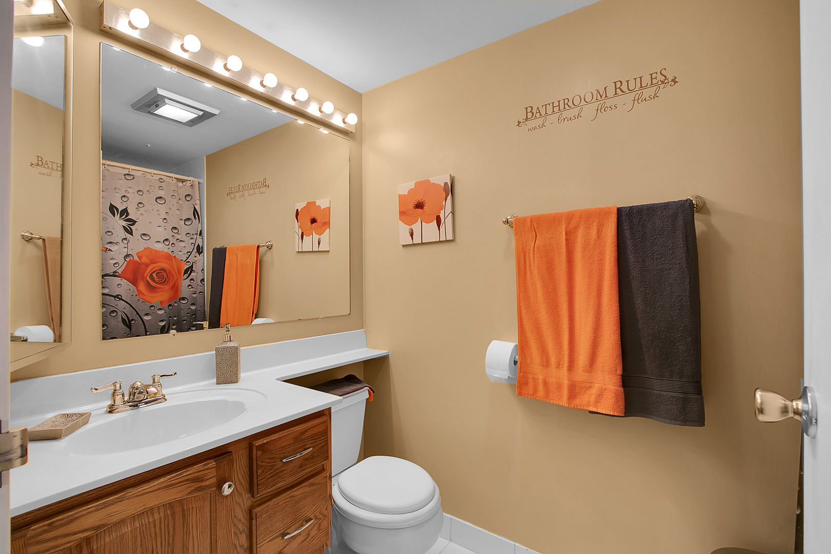 907 S Williams Street #206, Westmont, IL 60559