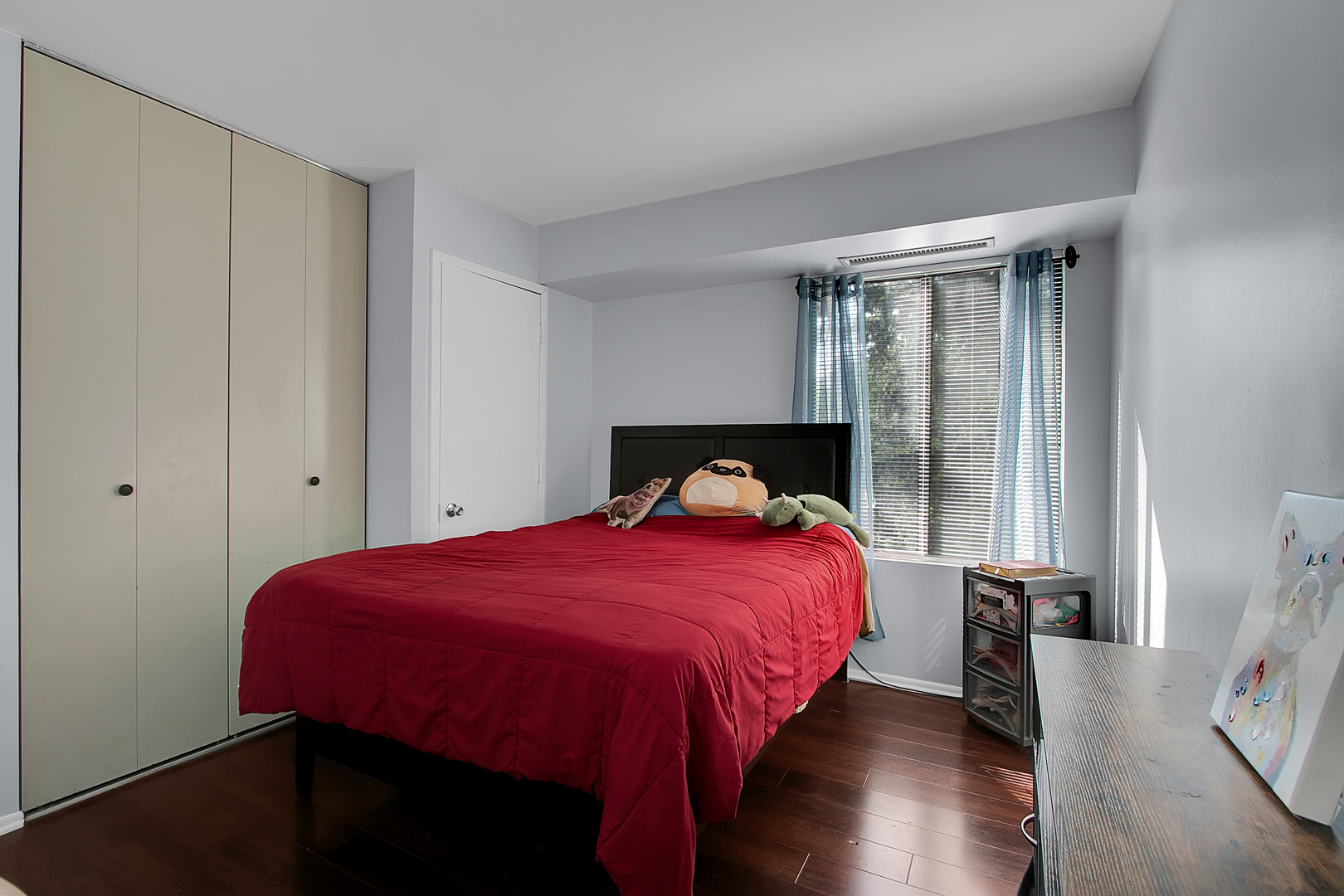 907 S Williams Street #206, Westmont, IL 60559