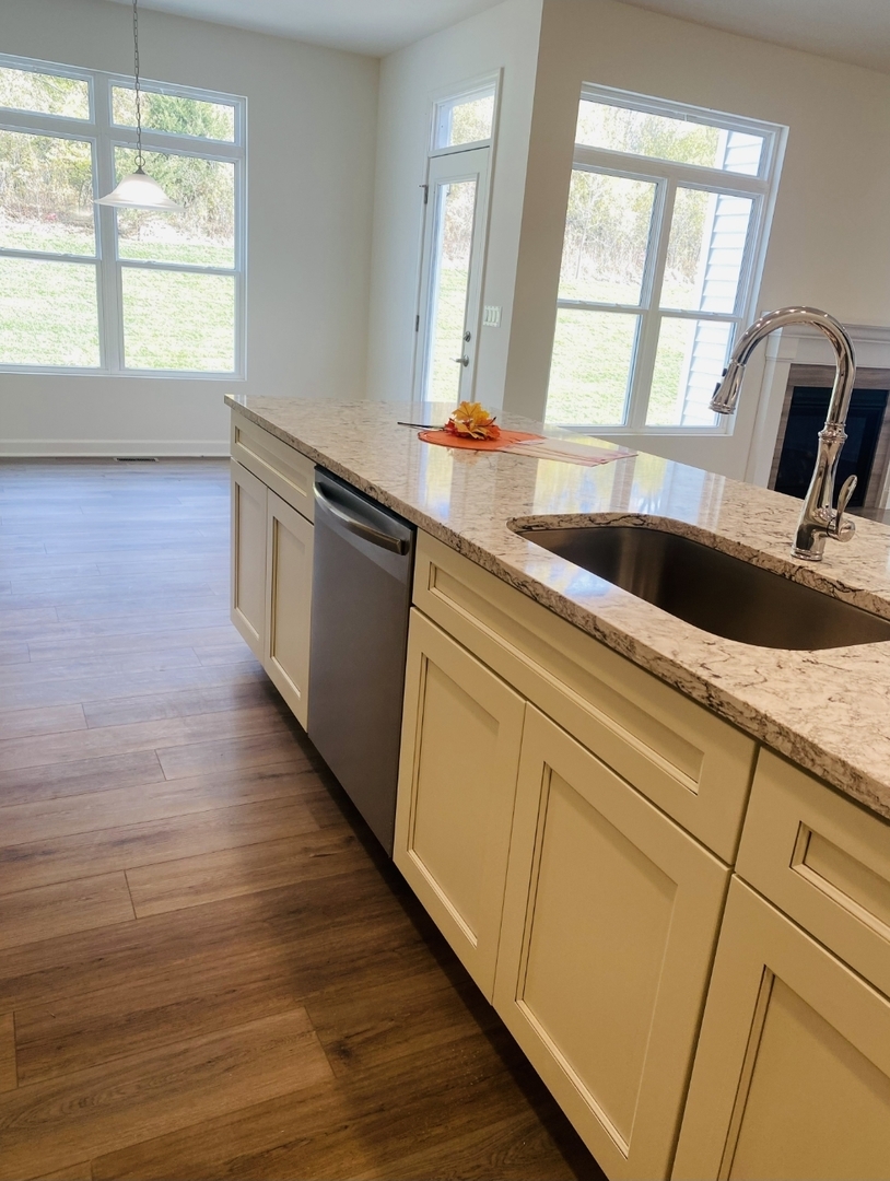 852 Timber Oak Lane, Yorkville, IL 60560