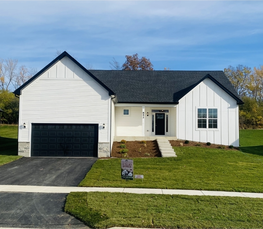 852 Timber Oak Lane, Yorkville, IL 60560