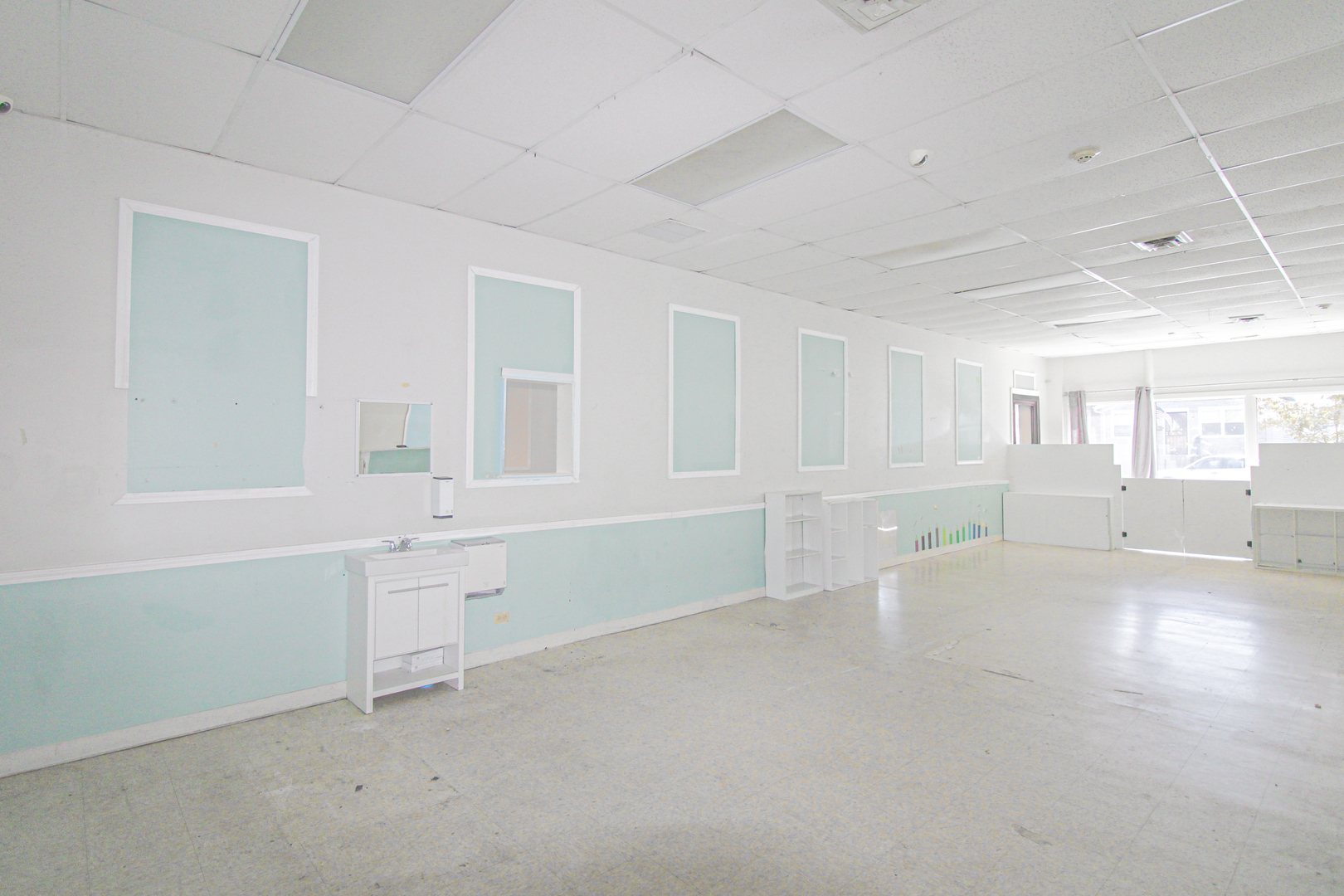 5897 N Elston Avenue, Chicago, IL 60646