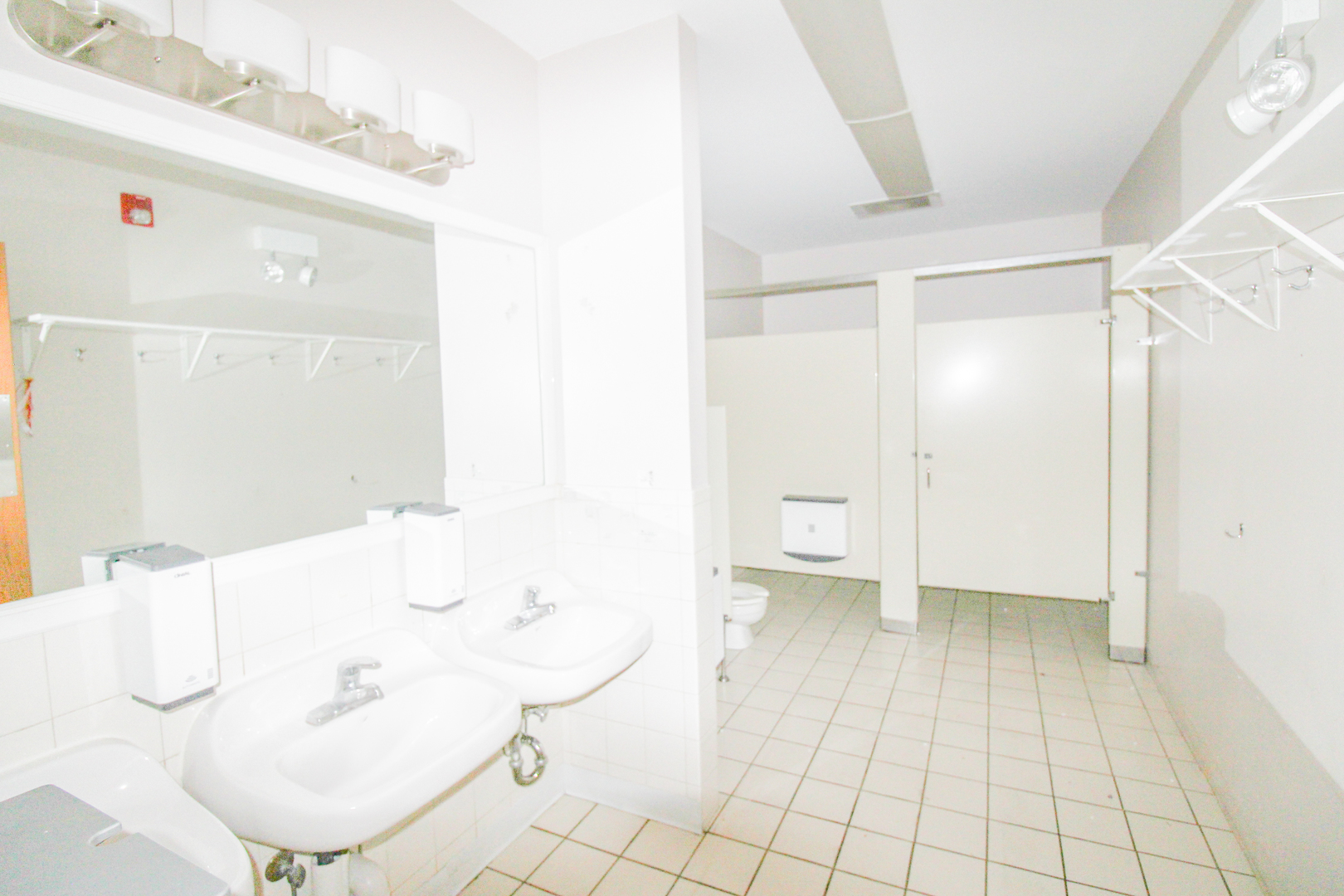 5897 N Elston Avenue, Chicago, IL 60646