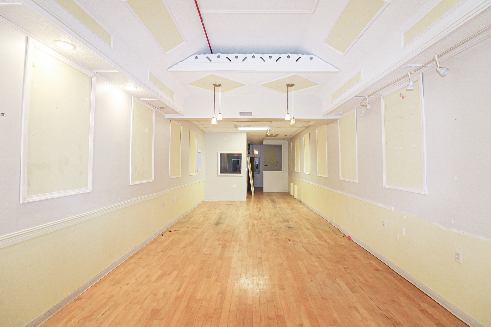 5897 N Elston Avenue, Chicago, IL 60646