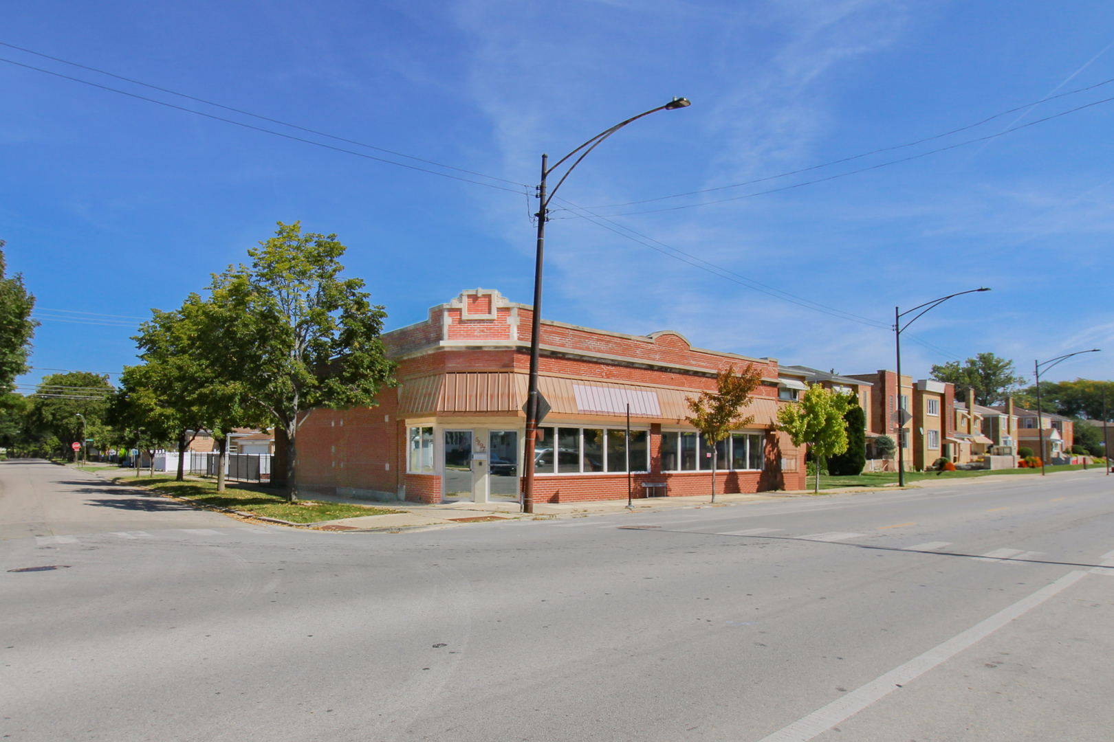 5897 N Elston Avenue, Chicago, IL 60646