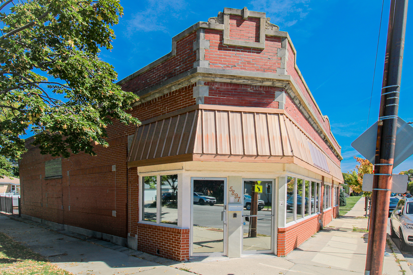 5897 N Elston Avenue, Chicago, IL 60646