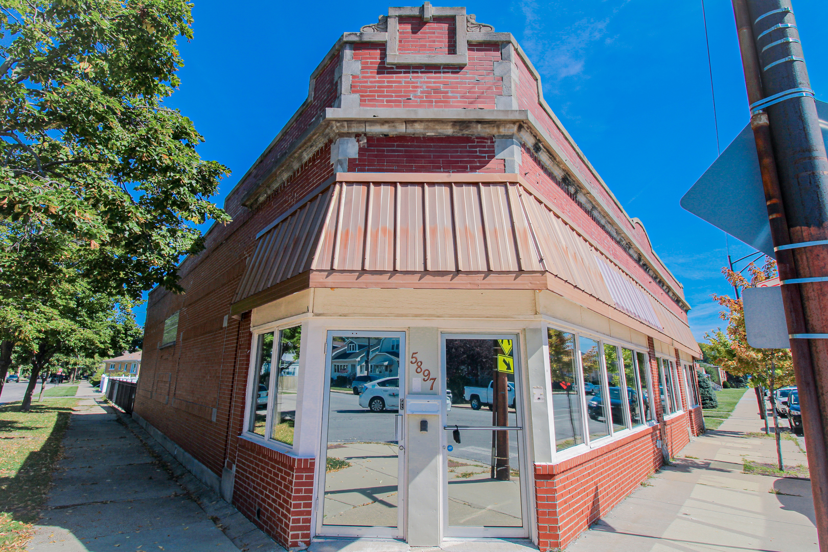 5897 N Elston Avenue, Chicago, IL 60646