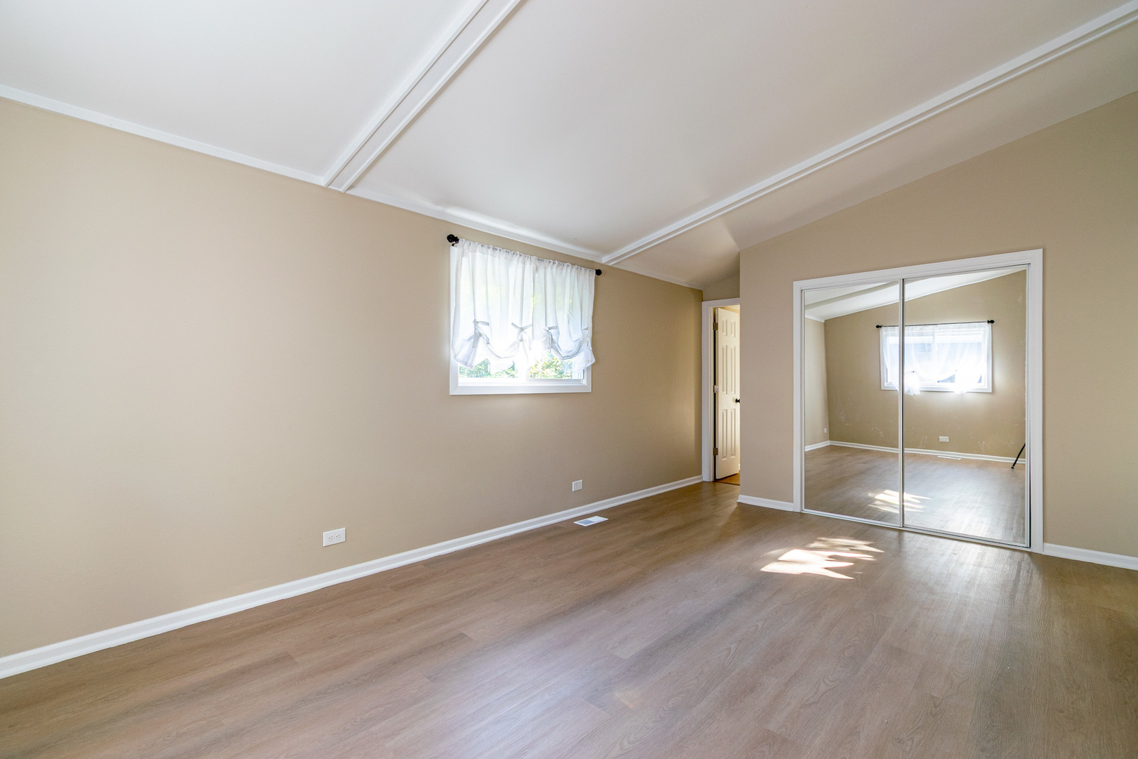 105 N Sumac Avenue, McHenry, IL 60051