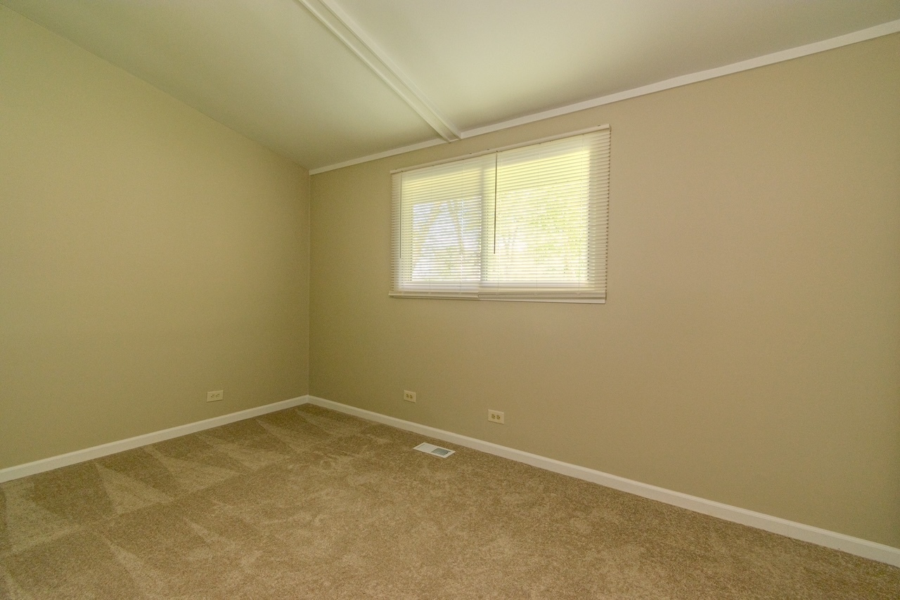 105 N Sumac Avenue, McHenry, IL 60051