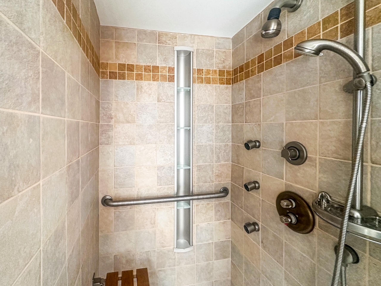 105 N Sumac Avenue, McHenry, IL 60051