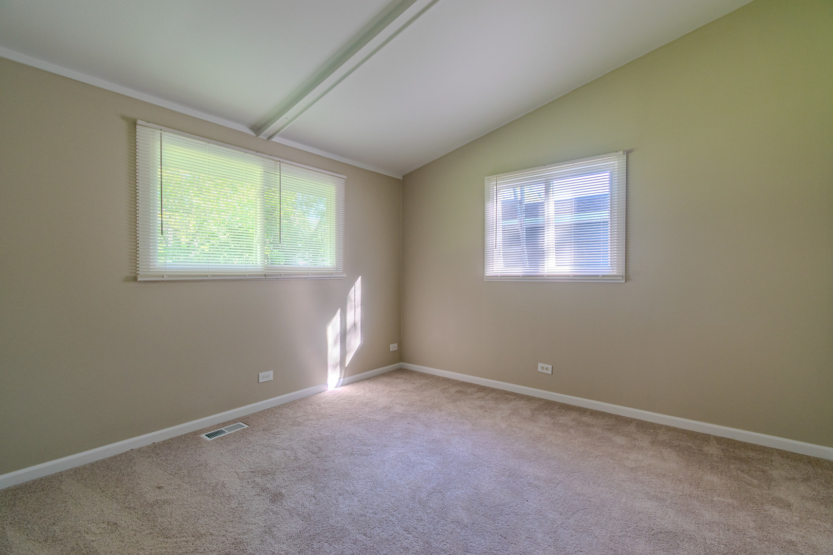 105 N Sumac Avenue, McHenry, IL 60051