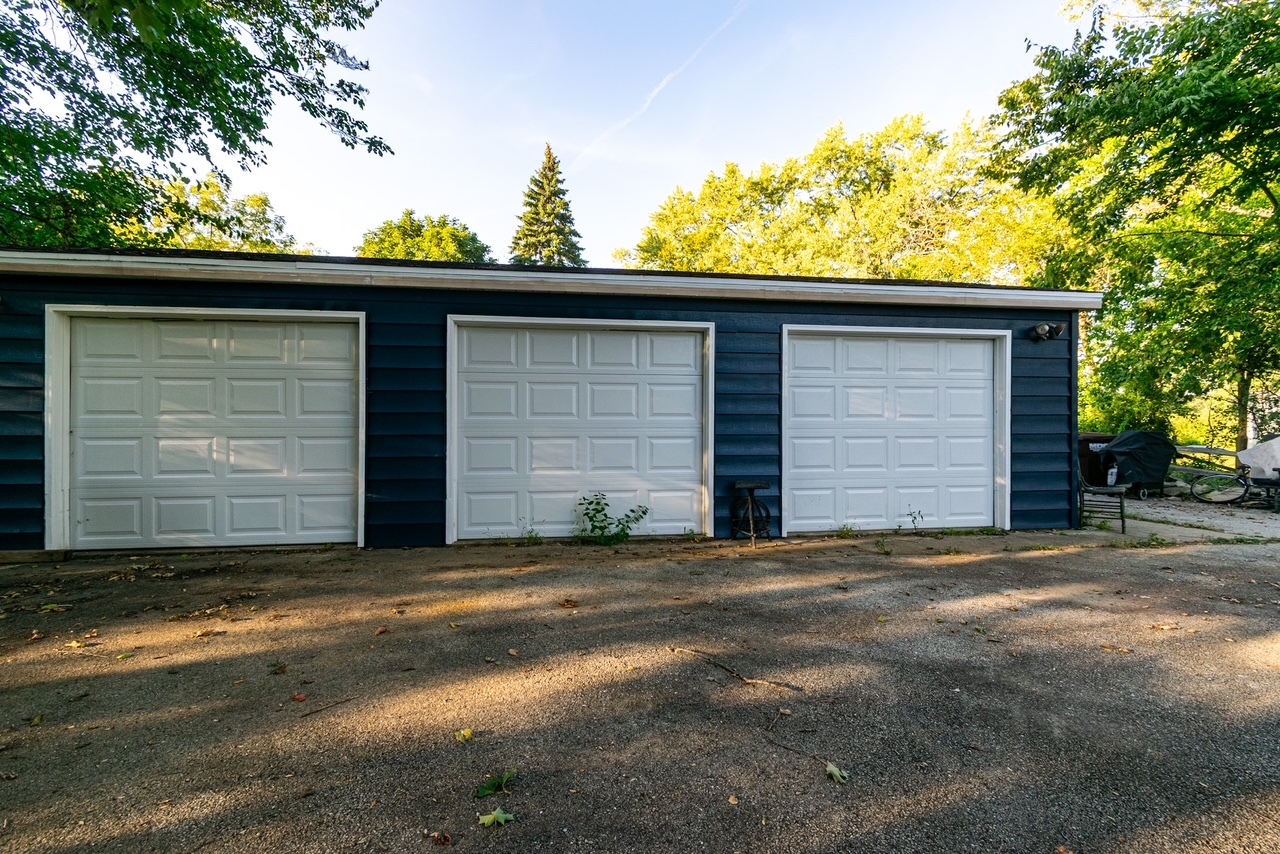 105 N Sumac Avenue, McHenry, IL 60051