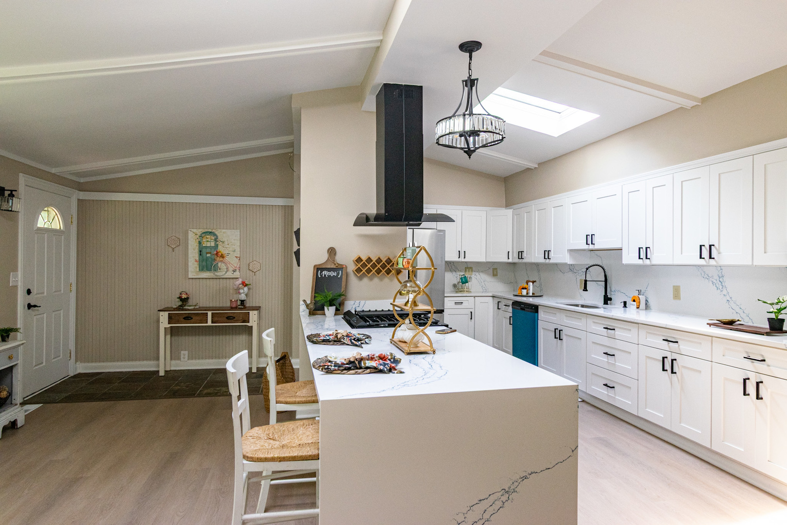 105 N Sumac Avenue, McHenry, IL 60051