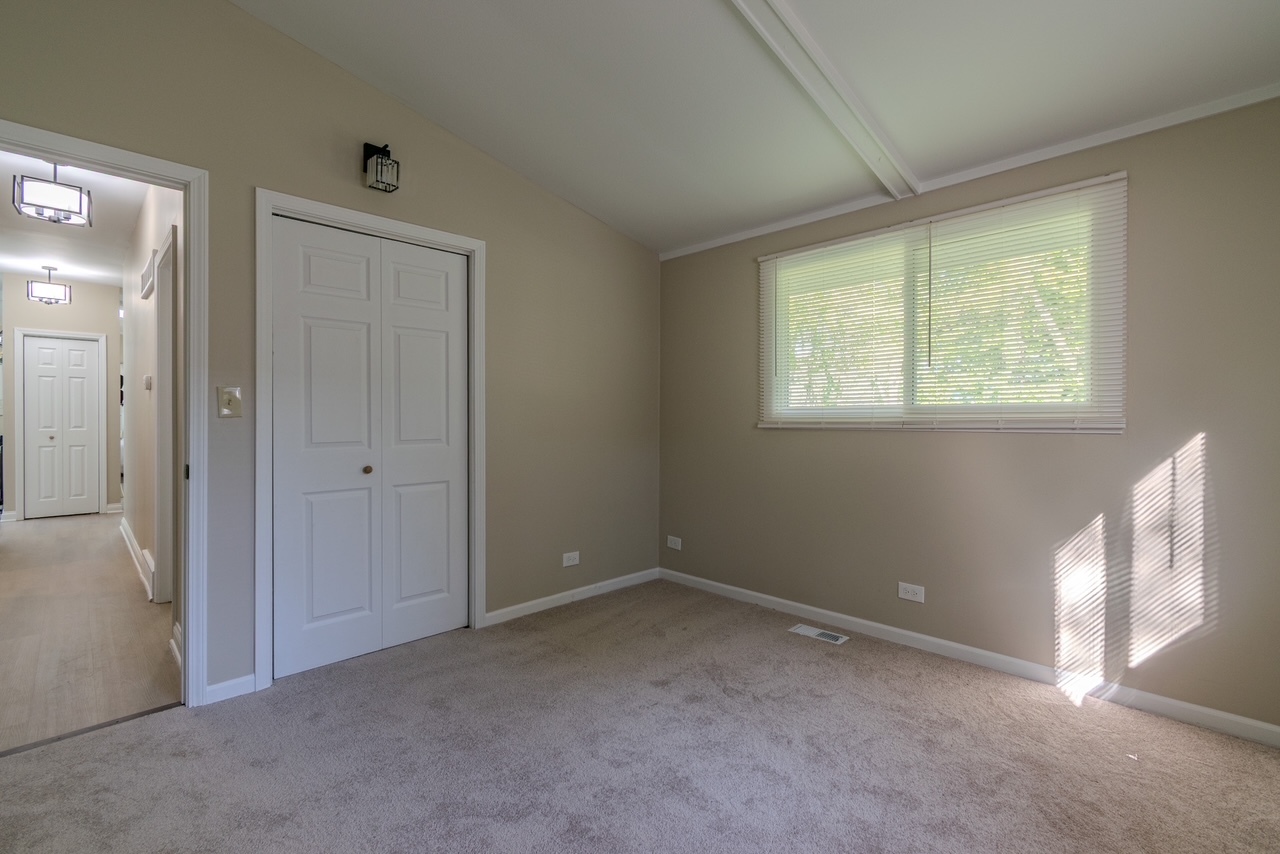 105 N Sumac Avenue, McHenry, IL 60051