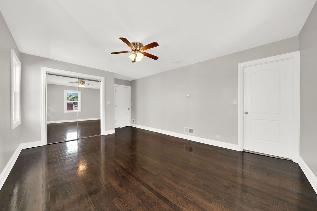 8033 S Campbell Avenue, Chicago, IL 60652