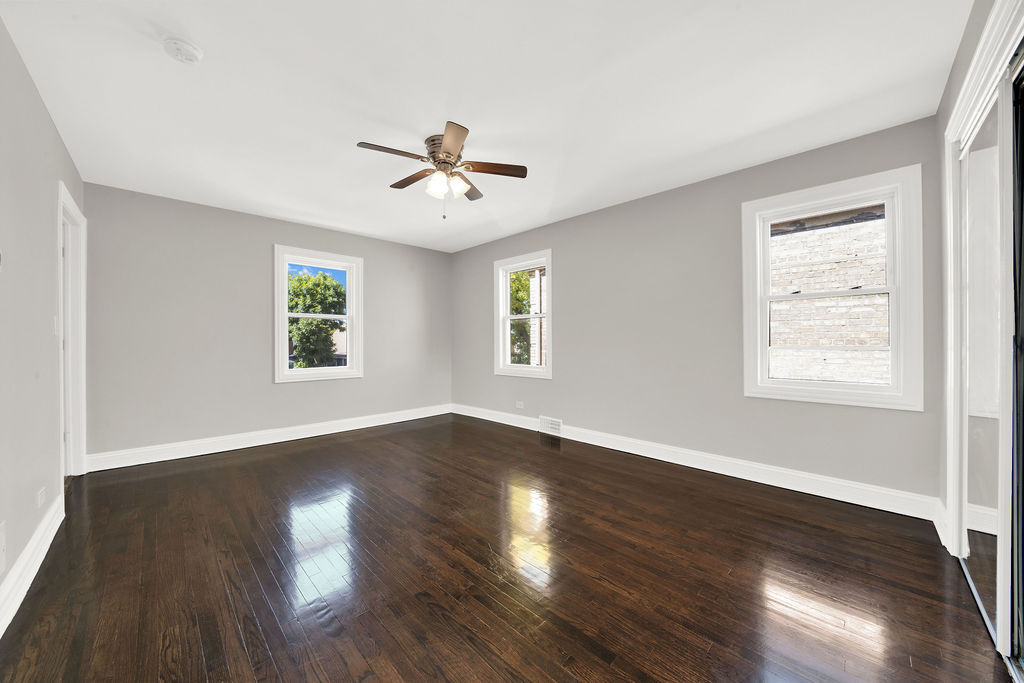 8033 S Campbell Avenue, Chicago, IL 60652