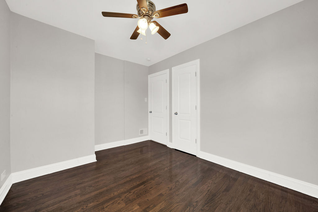 8033 S Campbell Avenue, Chicago, IL 60652
